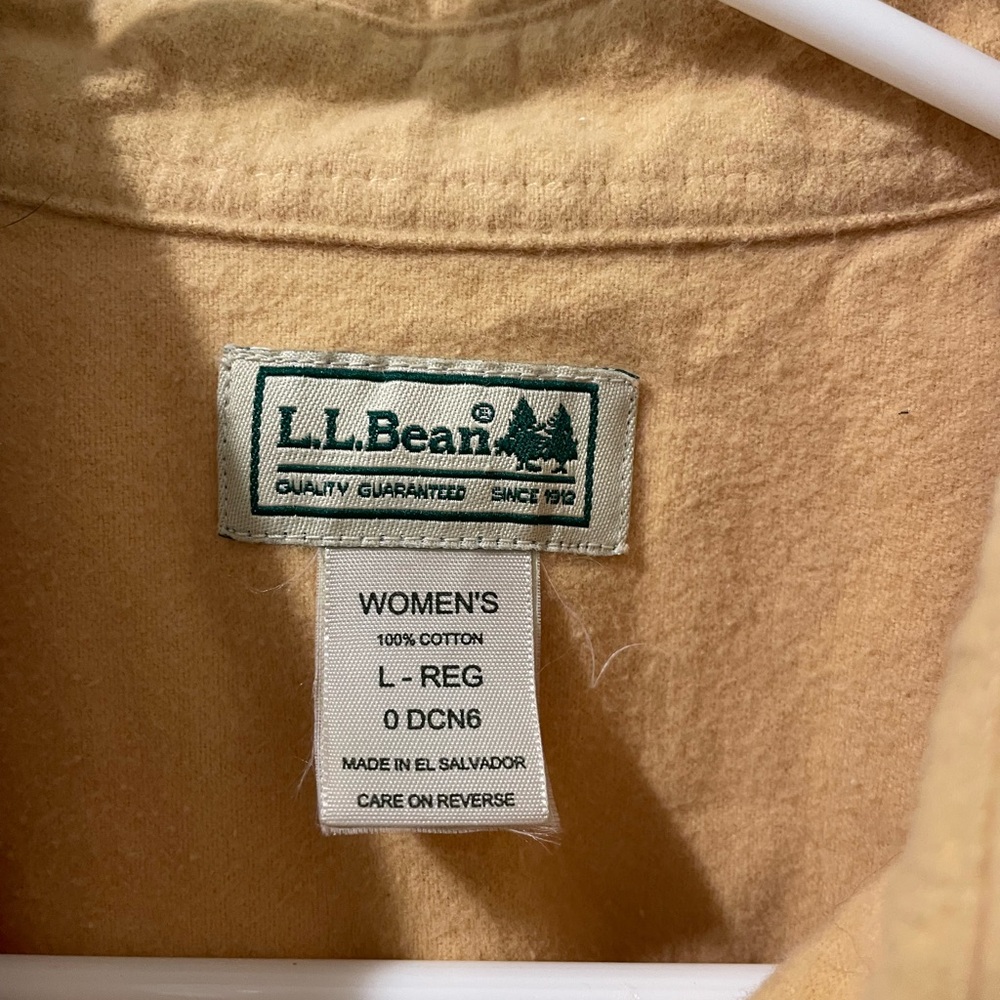 L.L. Bean Women's yellow 100% Cotton Flannel Shirt size Large🪼🪼 - Picture 2 of 6